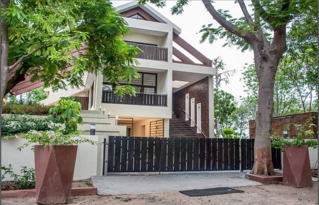 House in the woods image-3