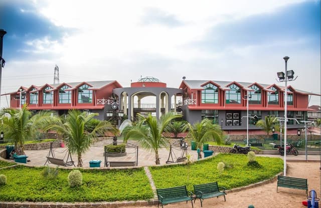 Lake View - Mota Vada image-4