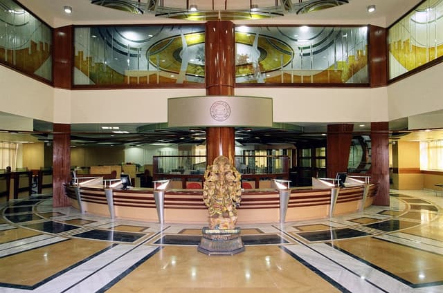 Rdc Bank Building image-4